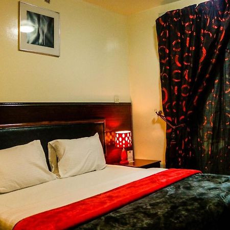 Karoon Hotel Дубай Екстериор снимка