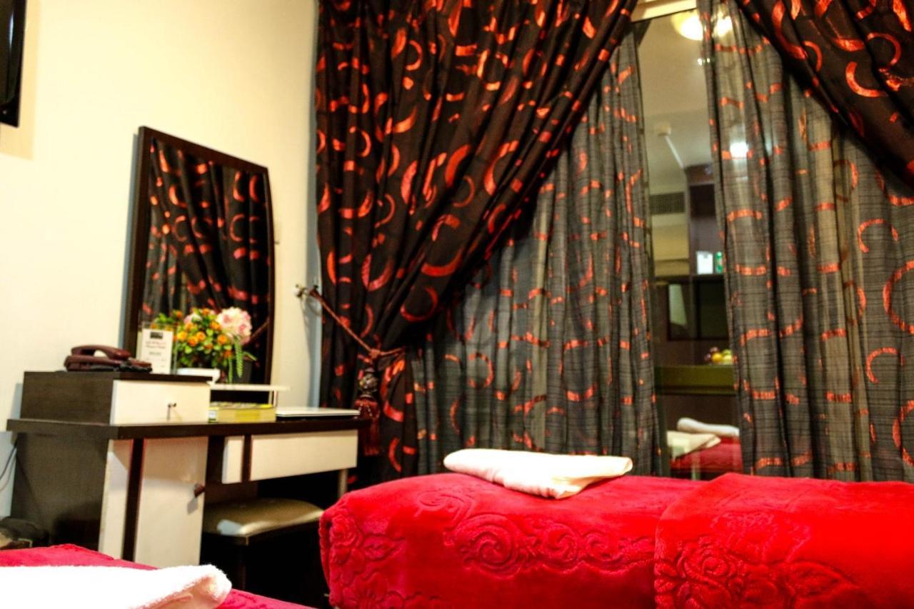 Karoon Hotel Дубай Екстериор снимка