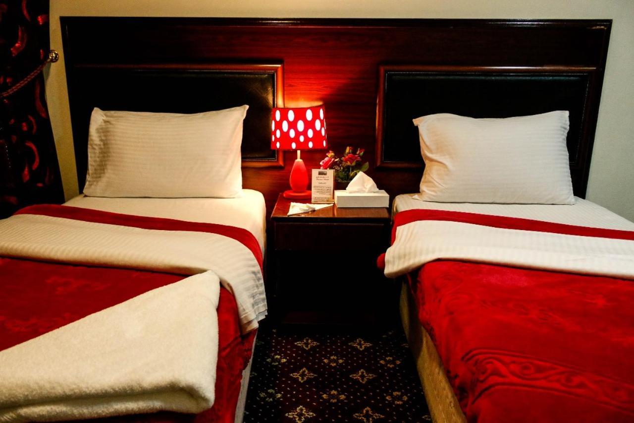 Karoon Hotel Дубай Екстериор снимка