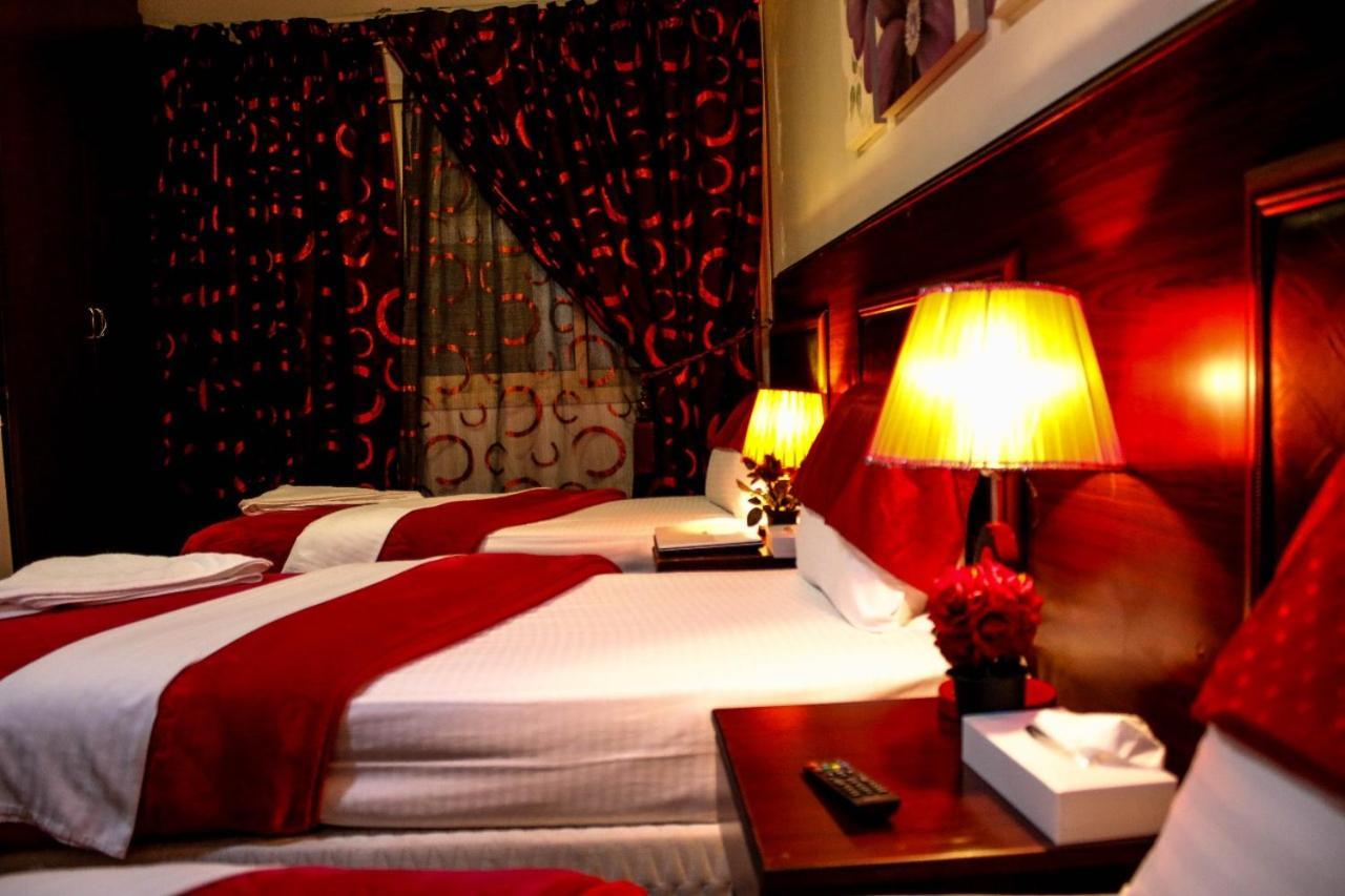 Karoon Hotel Дубай Екстериор снимка