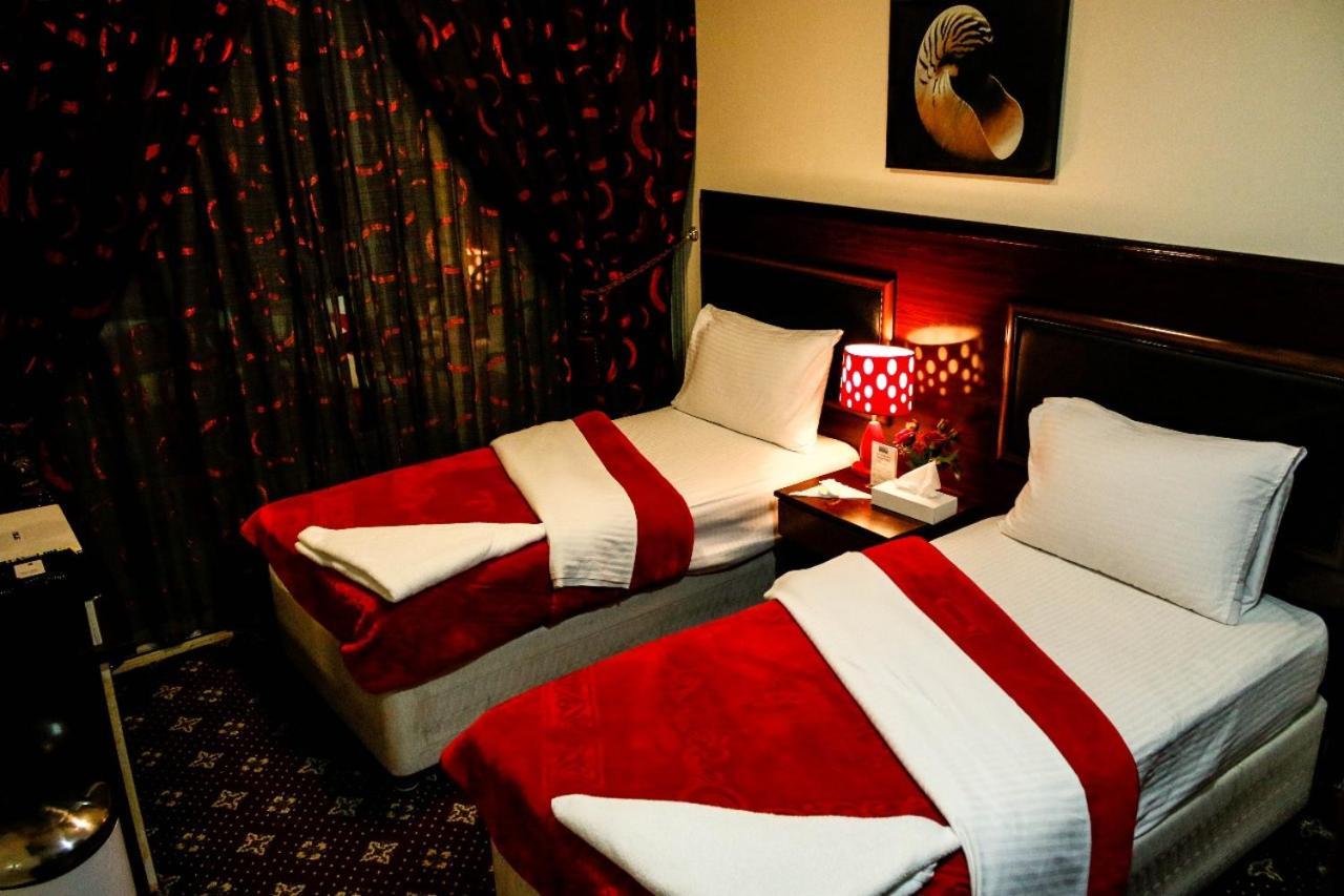 Karoon Hotel Дубай Екстериор снимка