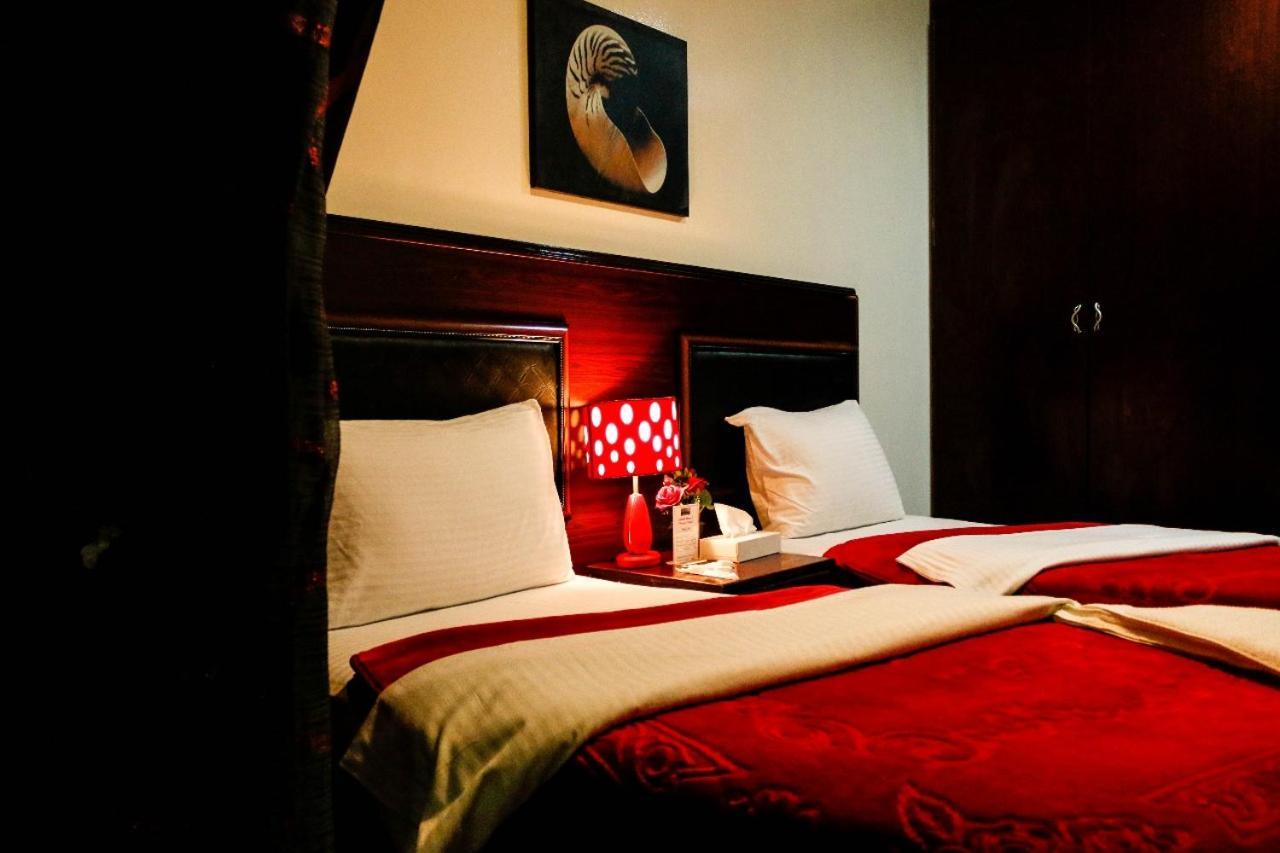 Karoon Hotel Дубай Екстериор снимка