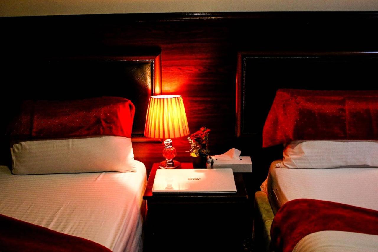 Karoon Hotel Дубай Екстериор снимка