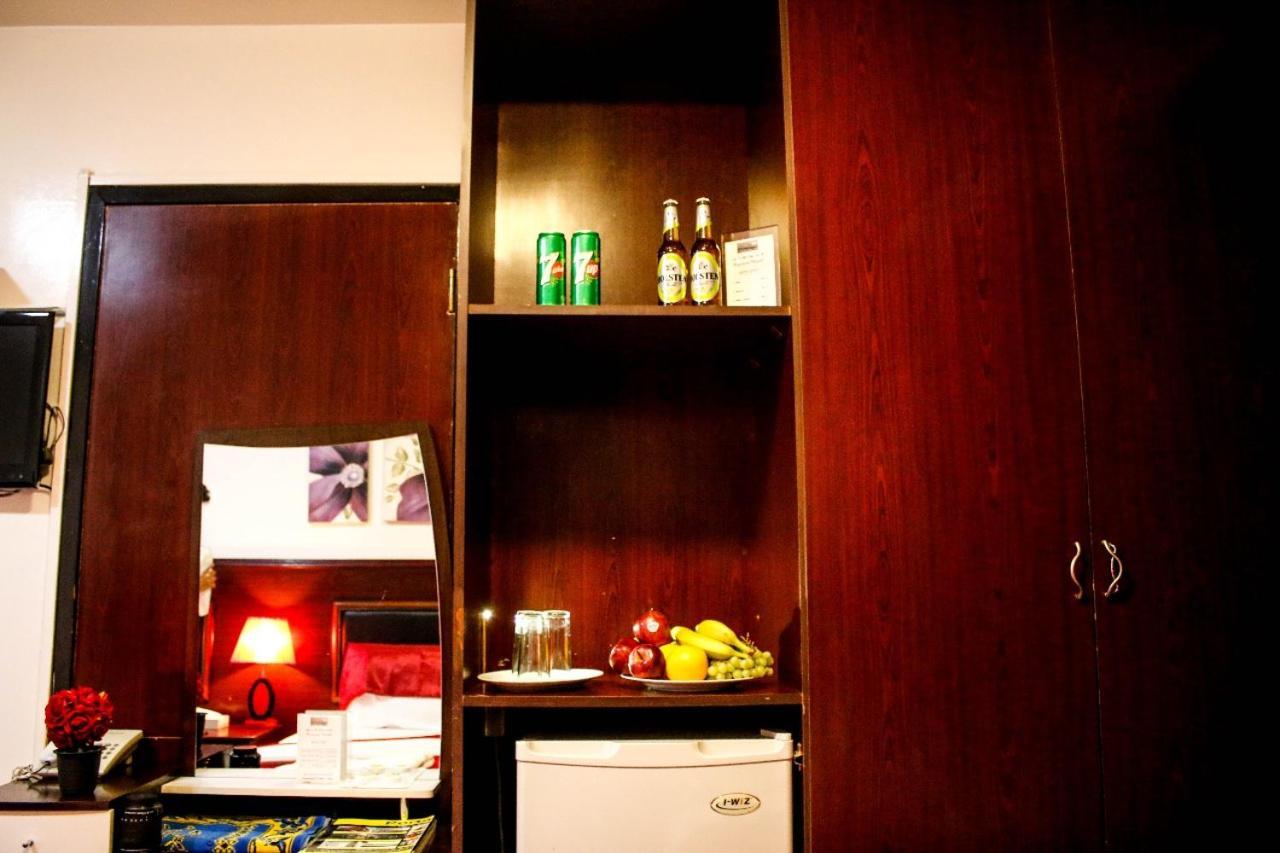 Karoon Hotel Дубай Екстериор снимка